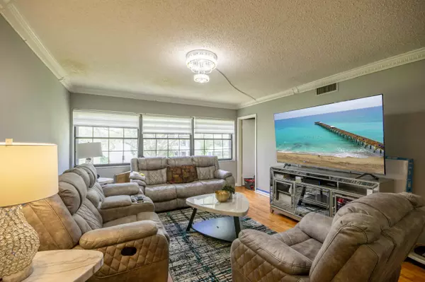 Delray Beach, FL 33445,2018 SW 29th CT 6-B-2