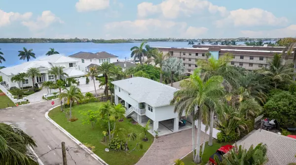 Boynton Beach, FL 33435,2510 Lake Drive N