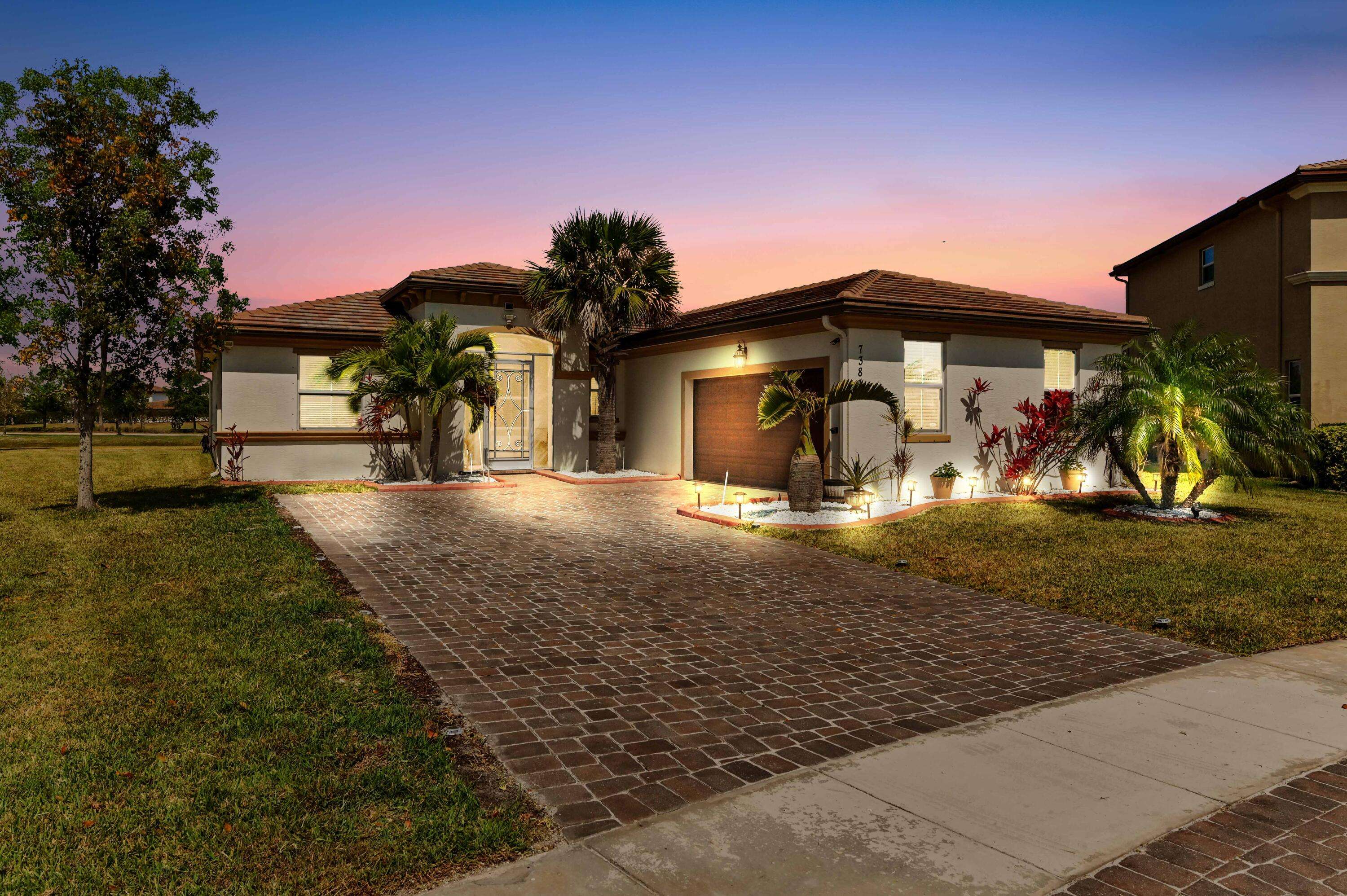 7384 NW Greenspring ST, Port Saint Lucie, FL 34987