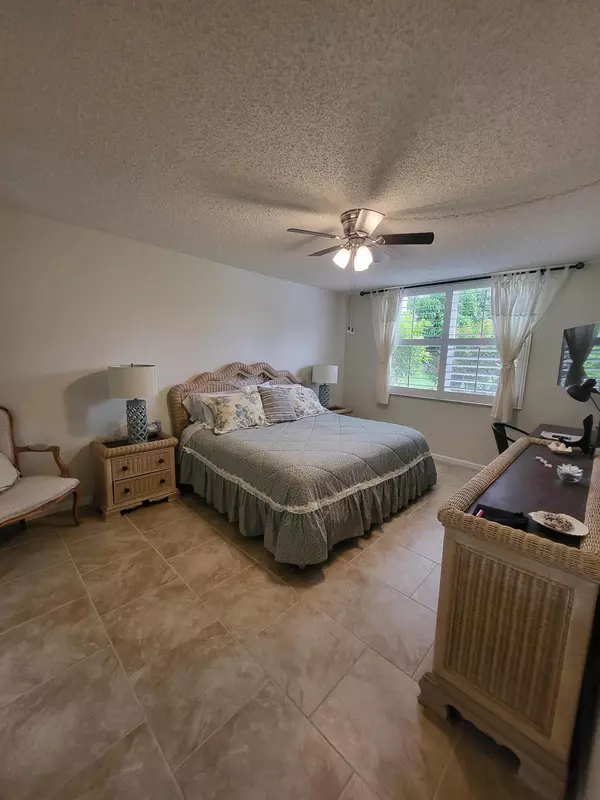 Boynton Beach, FL 33435,2016 S S Federal Hwy 107 HWY 107