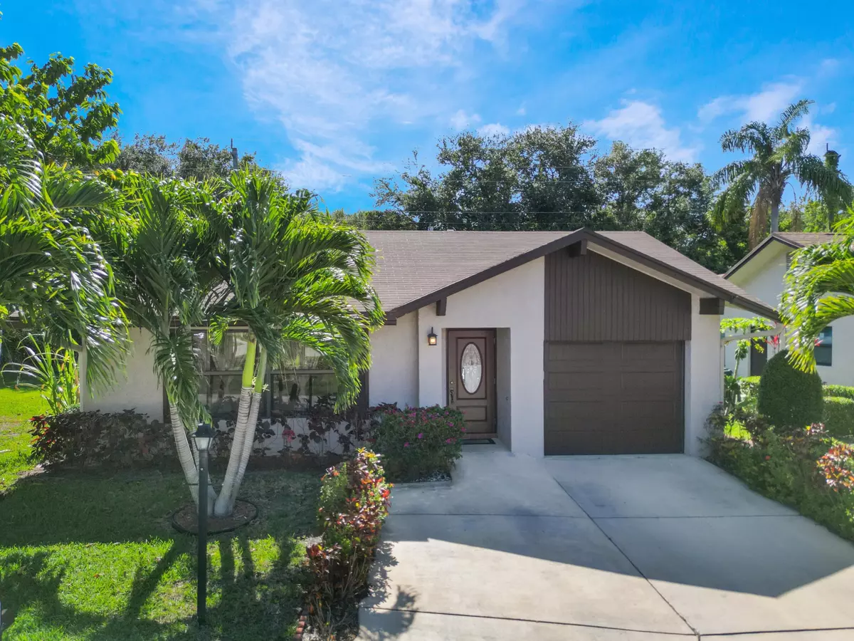 Greenacres, FL 33463,6345 Tall Cypress CIR