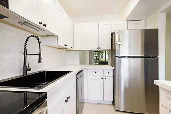 South Palm Beach, FL 33480,3605 S Ocean BLVD 124