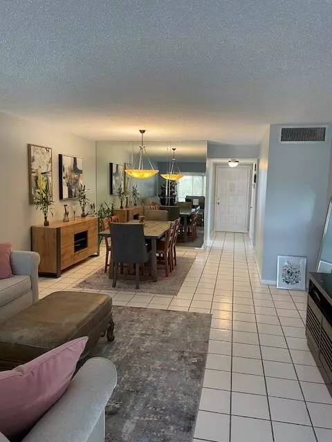 Lake Worth, FL 33467,4070 Tivoli CT 302