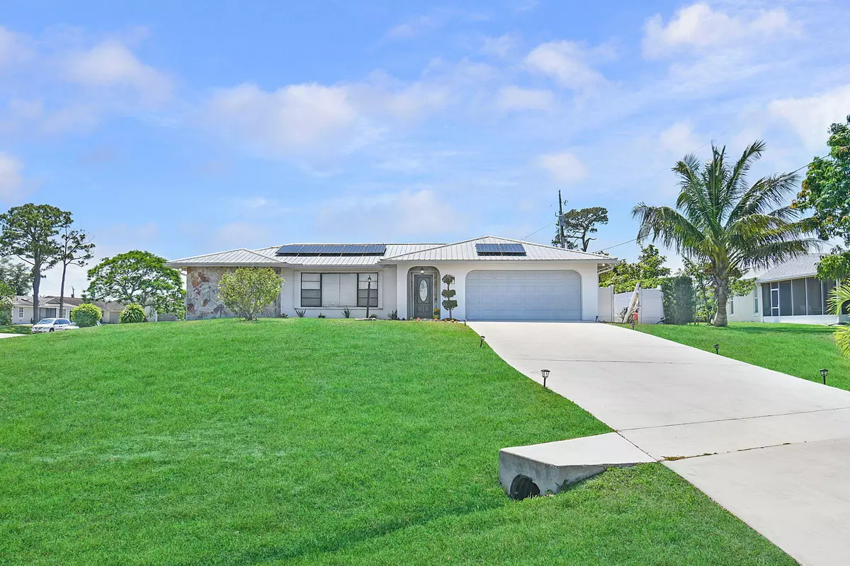 Port Saint Lucie, FL 34983,397 NE Gulfstream AVE