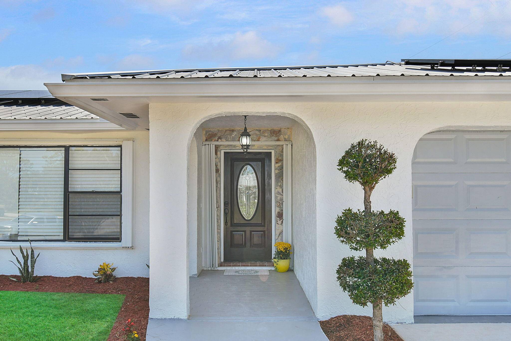 Port Saint Lucie, FL 34983,397 NE Gulfstream AVE