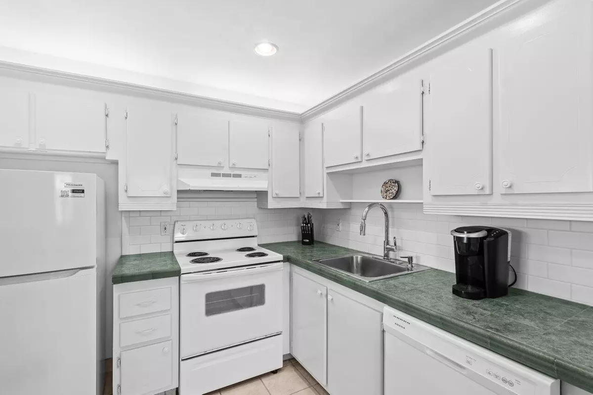 Delray Beach, FL 33446,266 Seville L