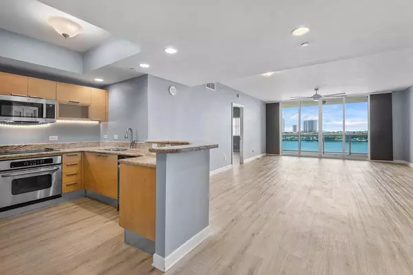 2640 Lake Shore DR 614, Riviera Beach, FL 33404