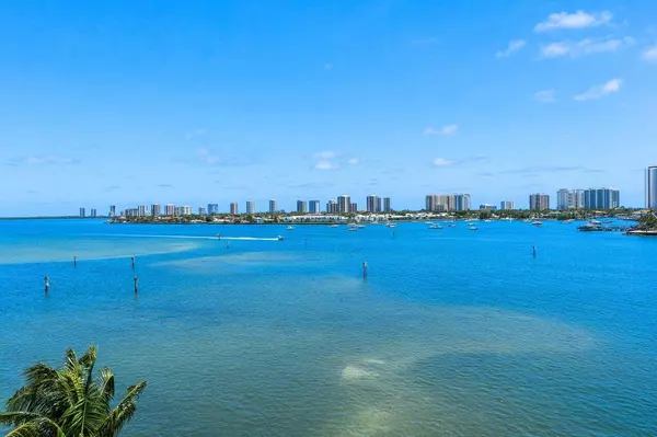 Riviera Beach, FL 33404,2640 Lake Shore DR 614