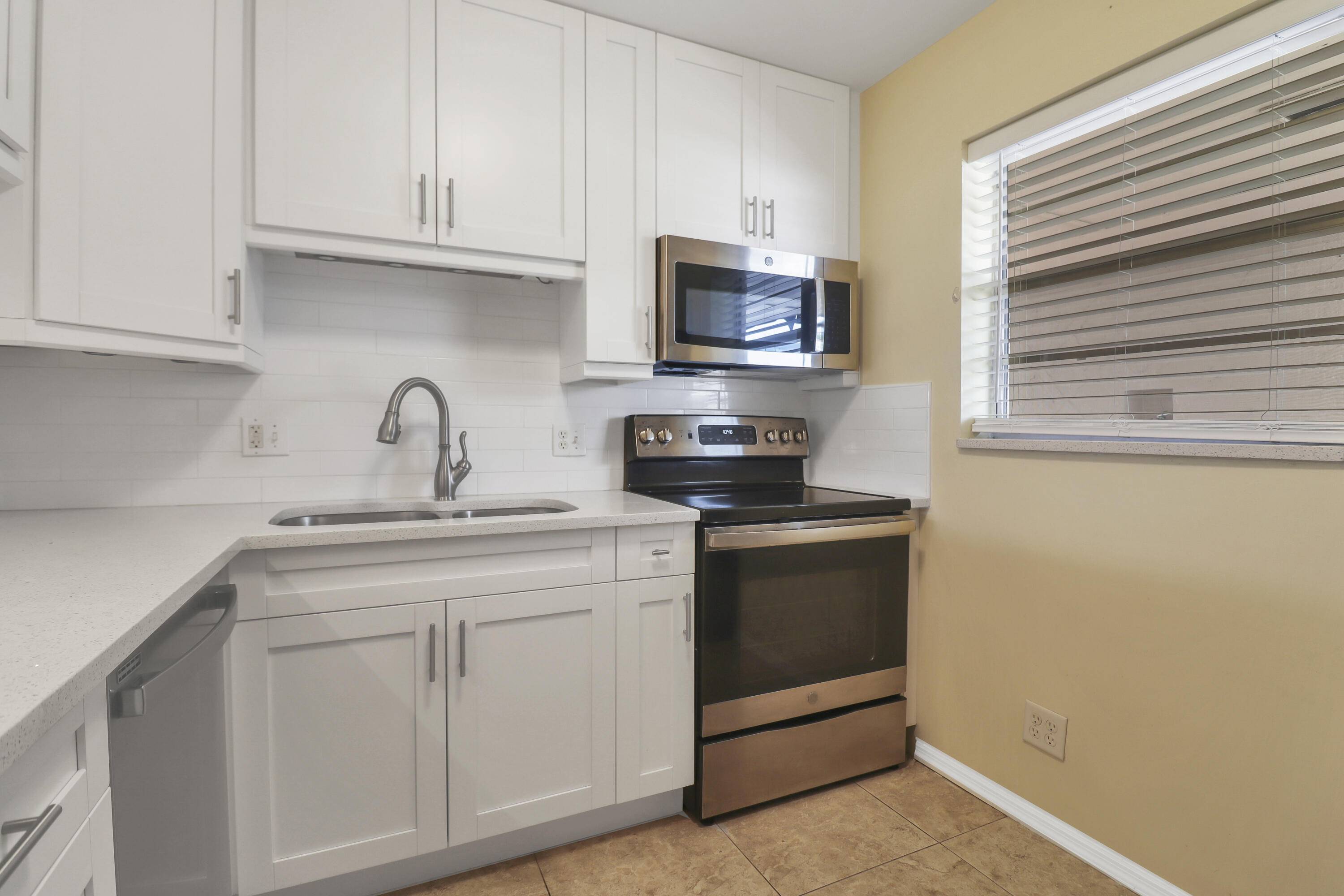 Royal Palm Beach, FL 33411,12016 S Greenway CIR 204