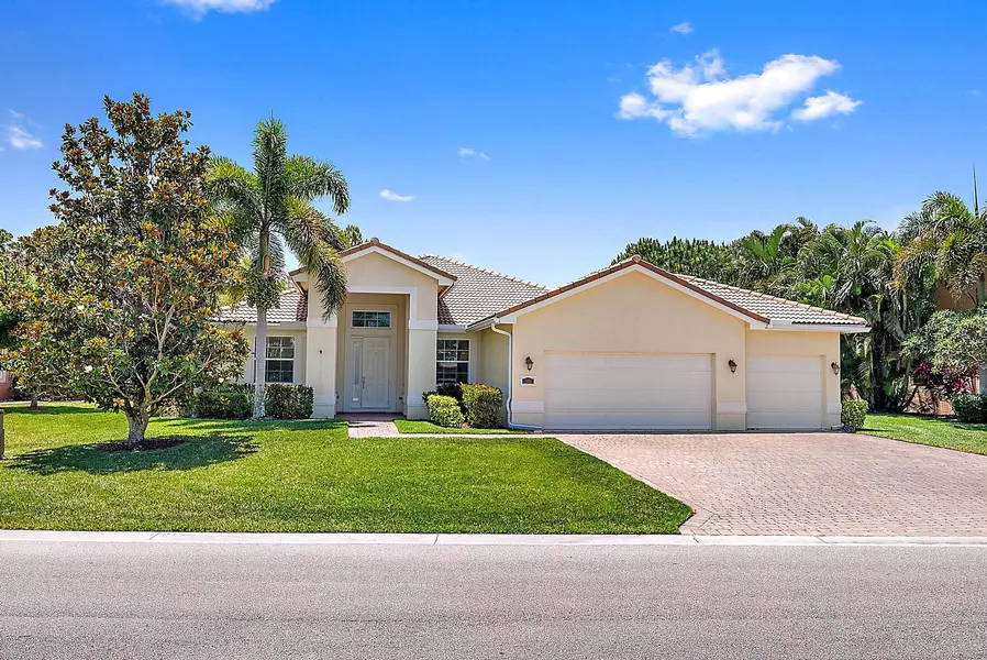 1208 SE Conference CIR, Stuart, FL 34997