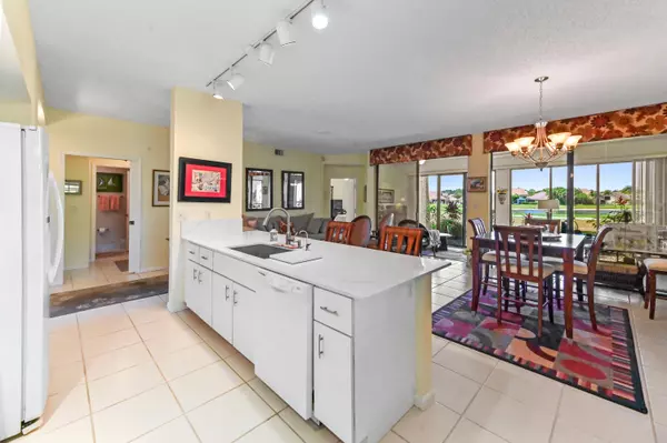 Boynton Beach, FL 33472,8033 Aberdeen DR 102