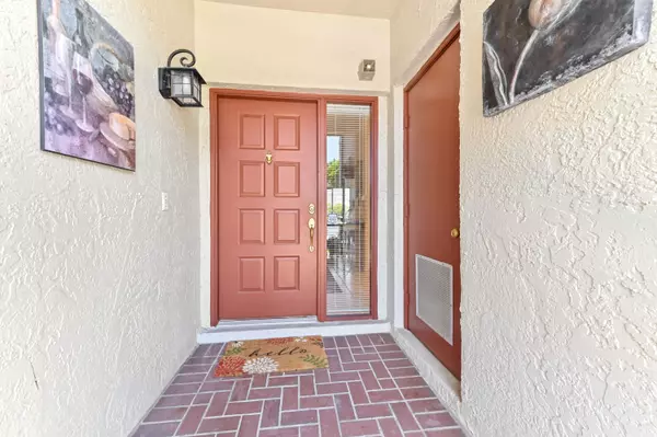 Boynton Beach, FL 33472,8033 Aberdeen DR 102