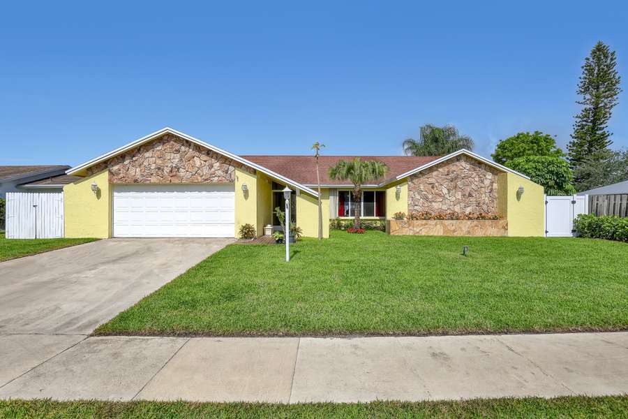 5053 Ouachita DR, Lake Worth, FL 33467