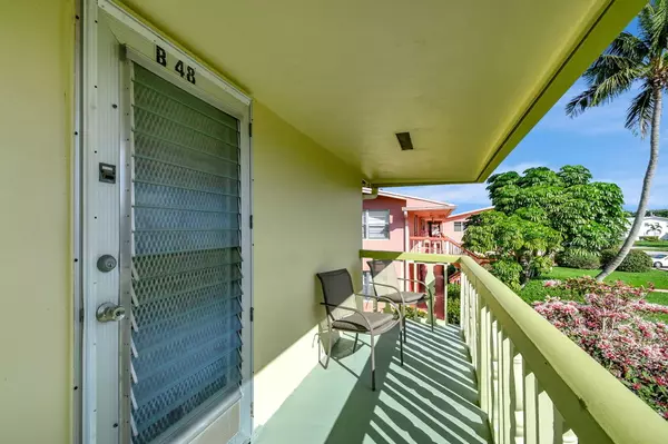 West Palm Beach, FL 33417,48 Sheffield B