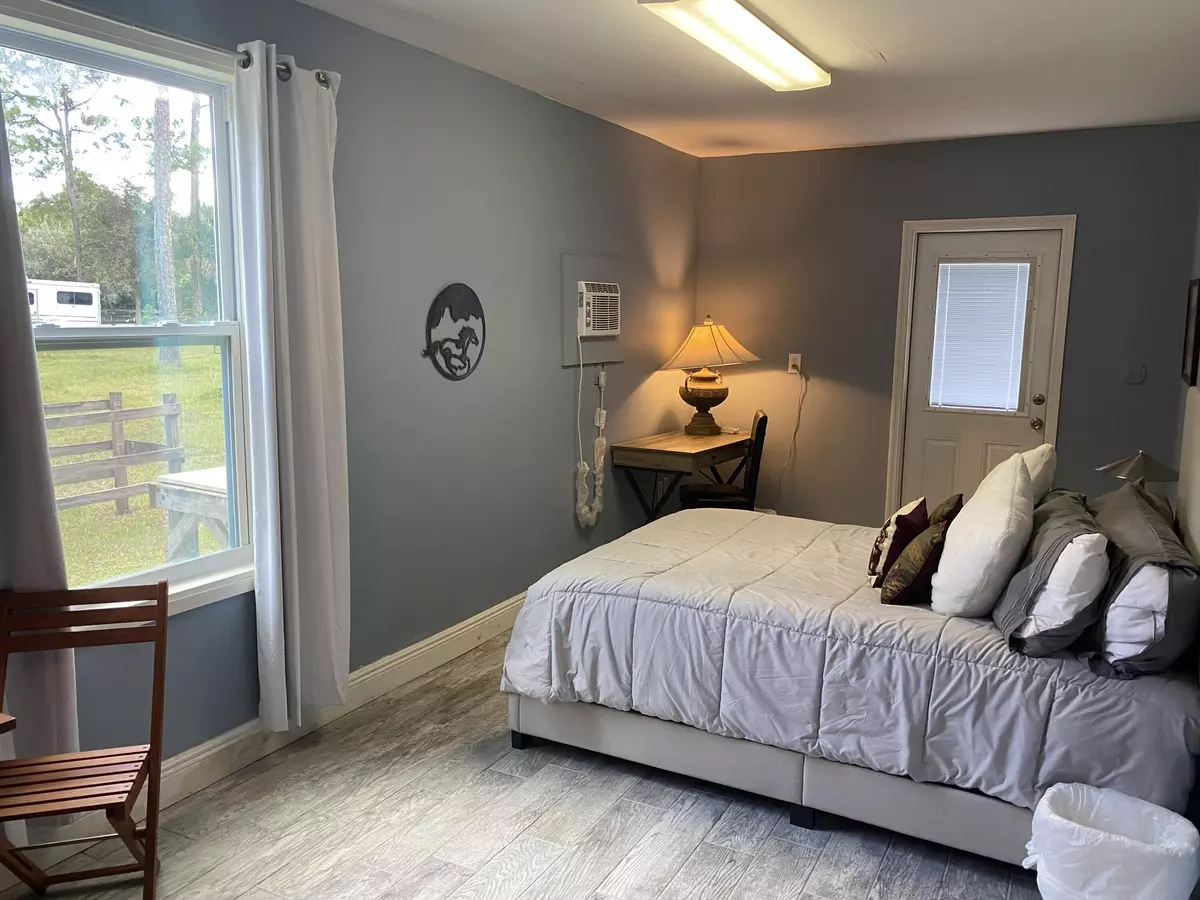 Loxahatchee Groves, FL 33470,2141 B RD Studio Apt 1