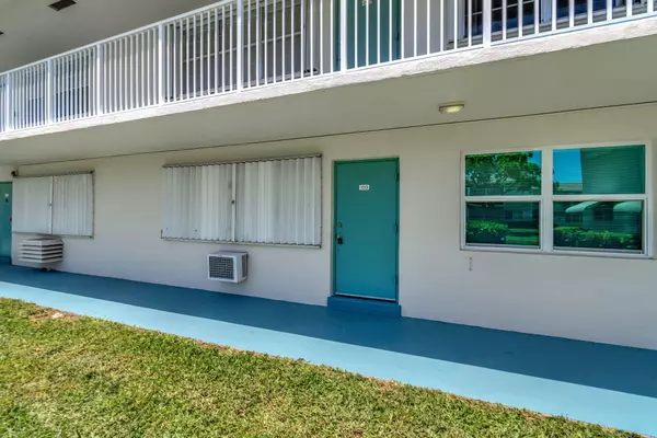 Boynton Beach, FL 33435,740 W Horizons 103