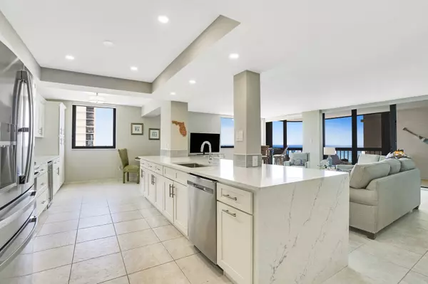 Singer Island, FL 33404,5380 N Ocean DR 17f