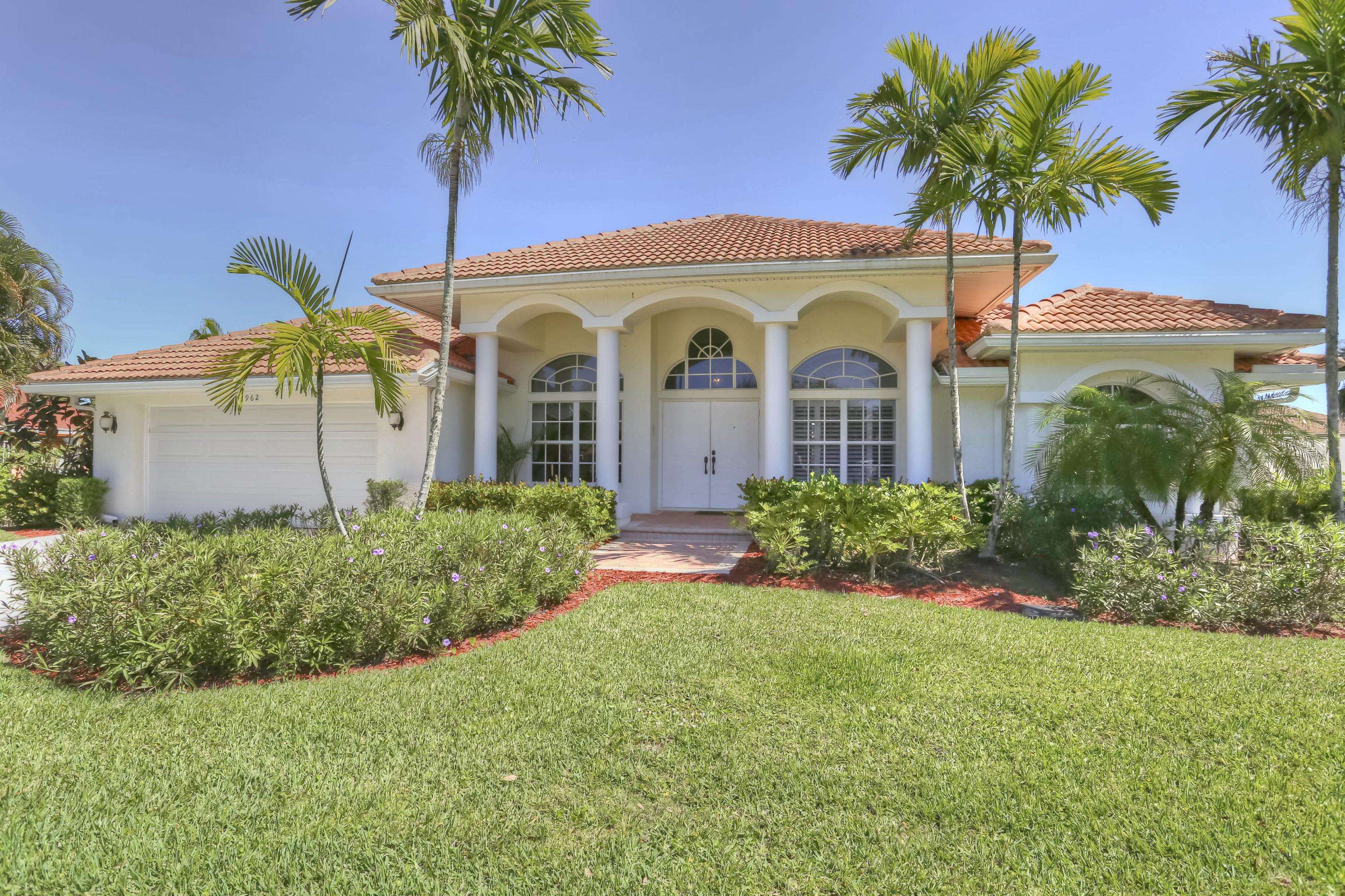 2962 Bolton CT, Wellington, FL 33414