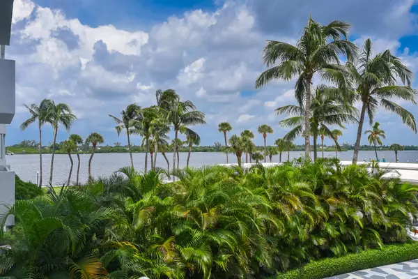 2860 S Ocean BLVD 202, Palm Beach, FL 33480