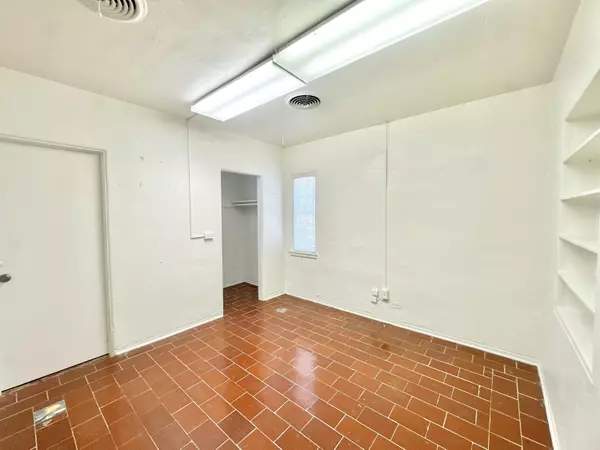 West Palm Beach, FL 33407,3600 Broadway AVE Suites 7 & 8