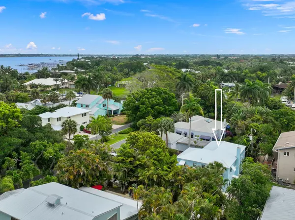 Stuart, FL 34996,1136 SE Osceola ST