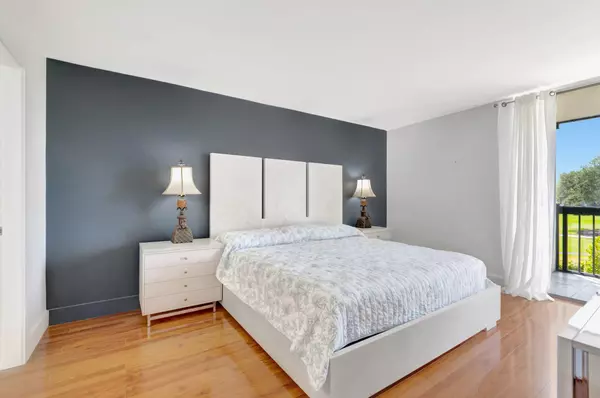 Boca Raton, FL 33434,1925 Bridgewood DR