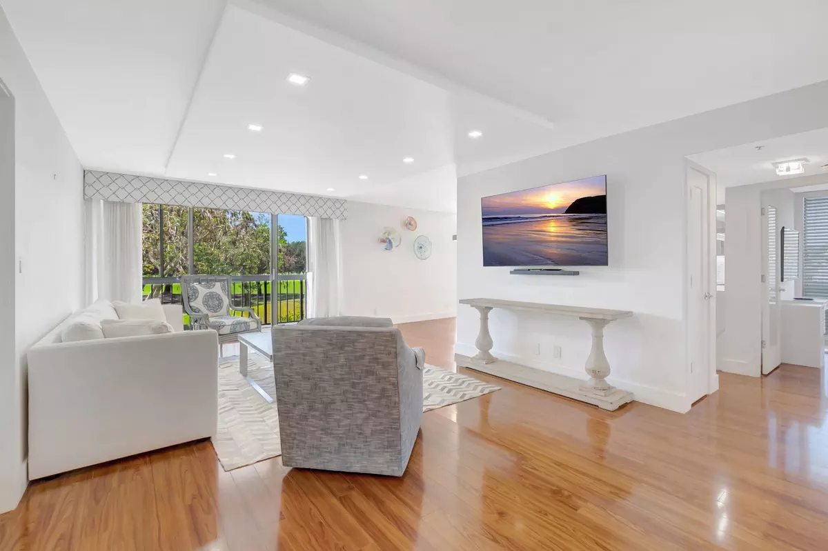 Boca Raton, FL 33434,1925 Bridgewood DR