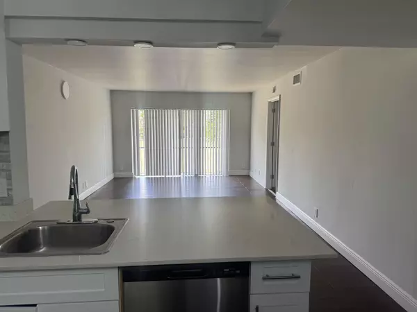 West Palm Beach, FL 33407,4871 Lake Arjaro DR 4827