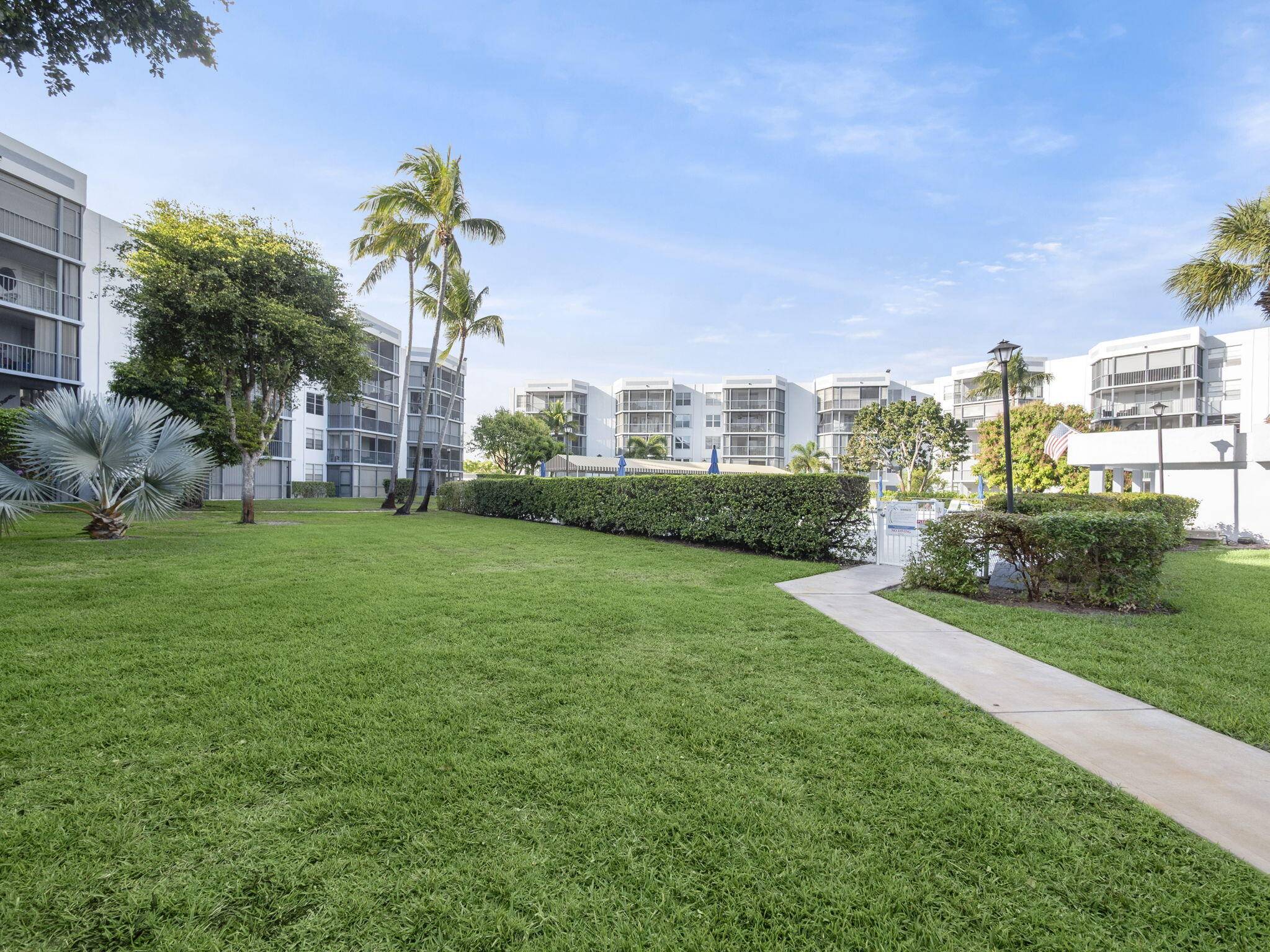 Boca Raton, FL 33487,6400 NW 2nd AVE 117