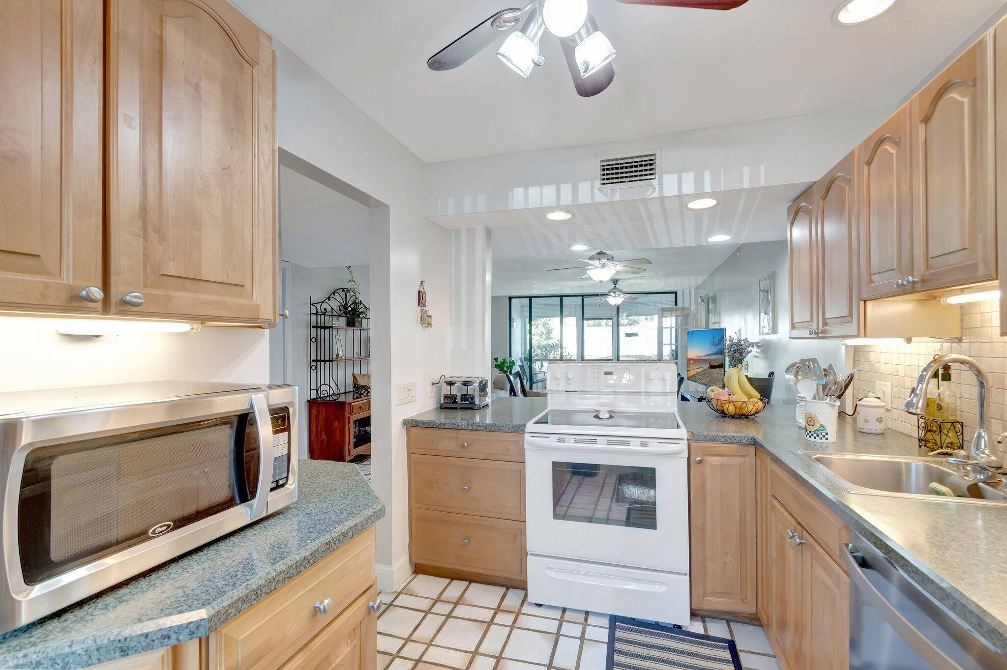 Lake Worth, FL 33467,4236 D Este CT 107