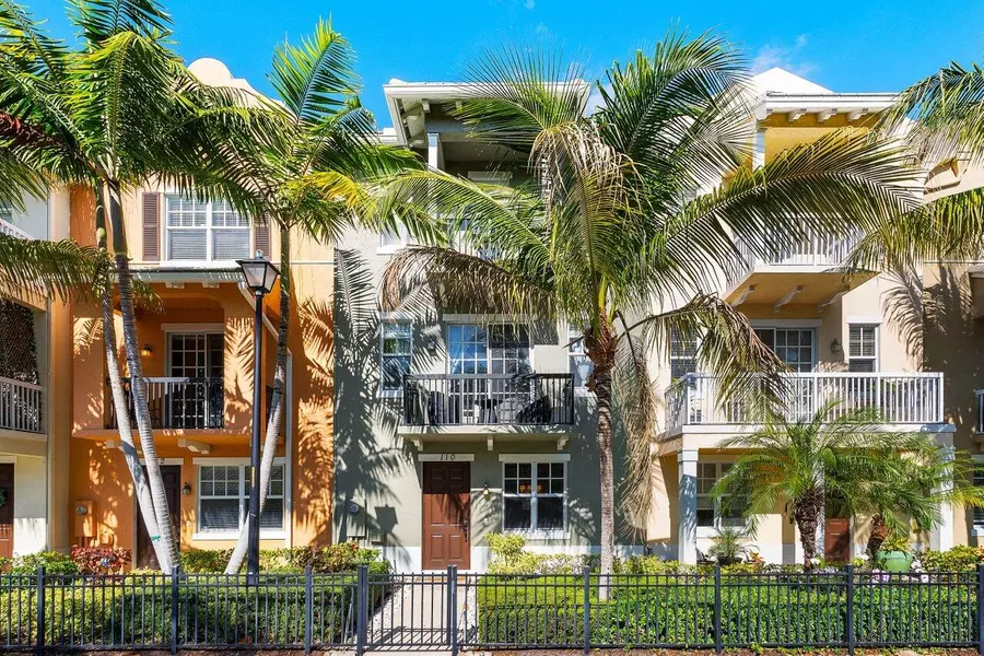 110 SW 1st AVE, Delray Beach, FL 33444