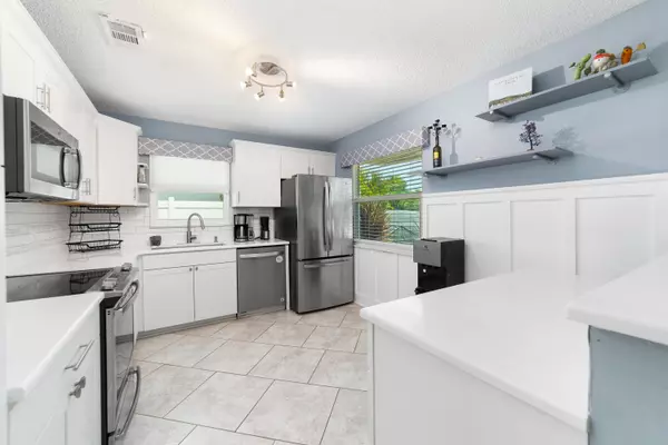 Jupiter, FL 33458,142 Timberline DR