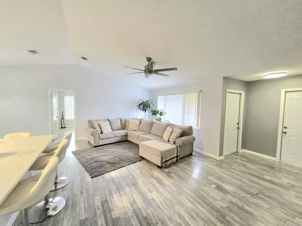 Port Saint Lucie, FL 34983,749 SE Atlantus AVE
