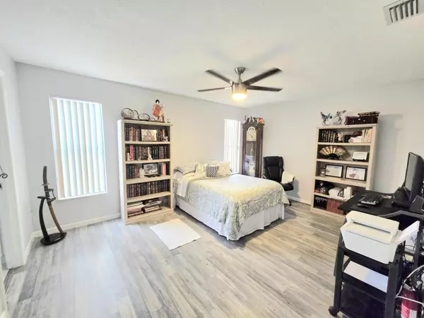 Port Saint Lucie, FL 34983,749 SE Atlantus AVE