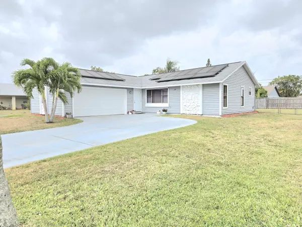 749 SE Atlantus AVE, Port Saint Lucie, FL 34983