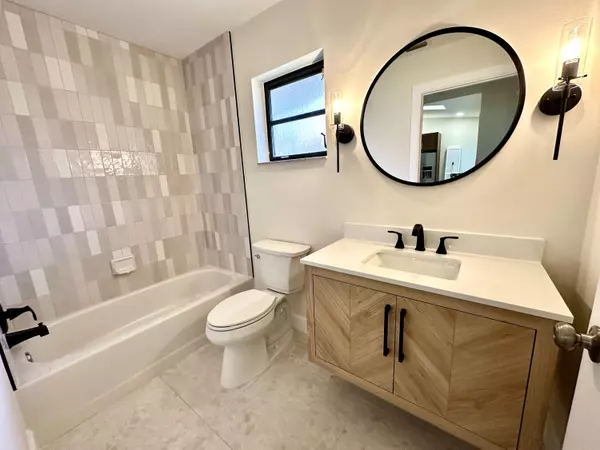 Delray Beach, FL 33484,6410 Royal Manor CIR