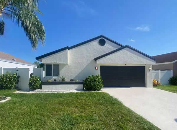 10 Compton WAY, Boynton Beach, FL 33426