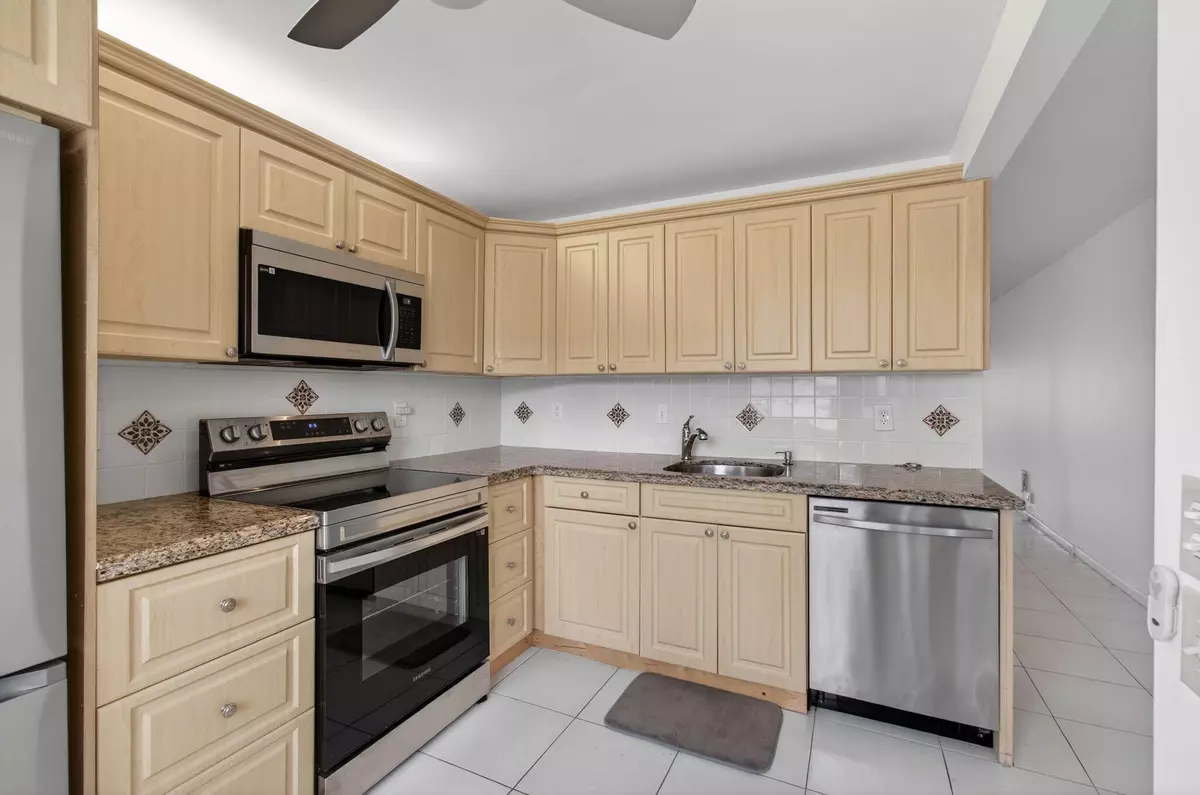 Boca Raton, FL 33434,1036 Hythe B B