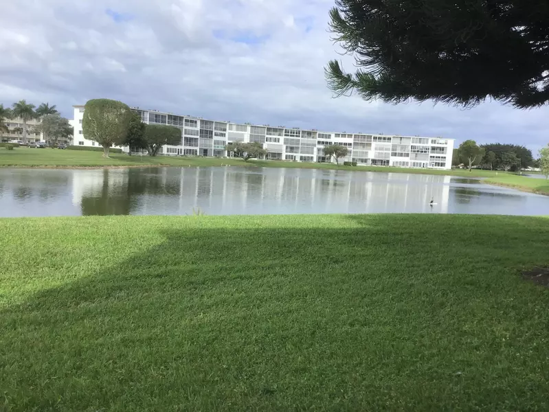 1036 Hythe B B, Boca Raton, FL 33434