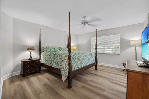 Palm Beach Gardens, FL 33418,8623 N 159th CT