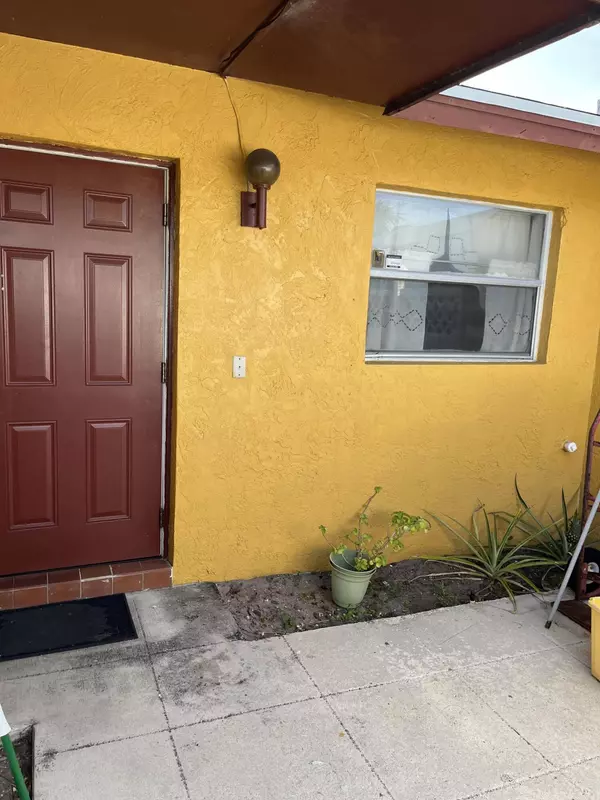 West Palm Beach, FL 33403,8679 Pluto TER