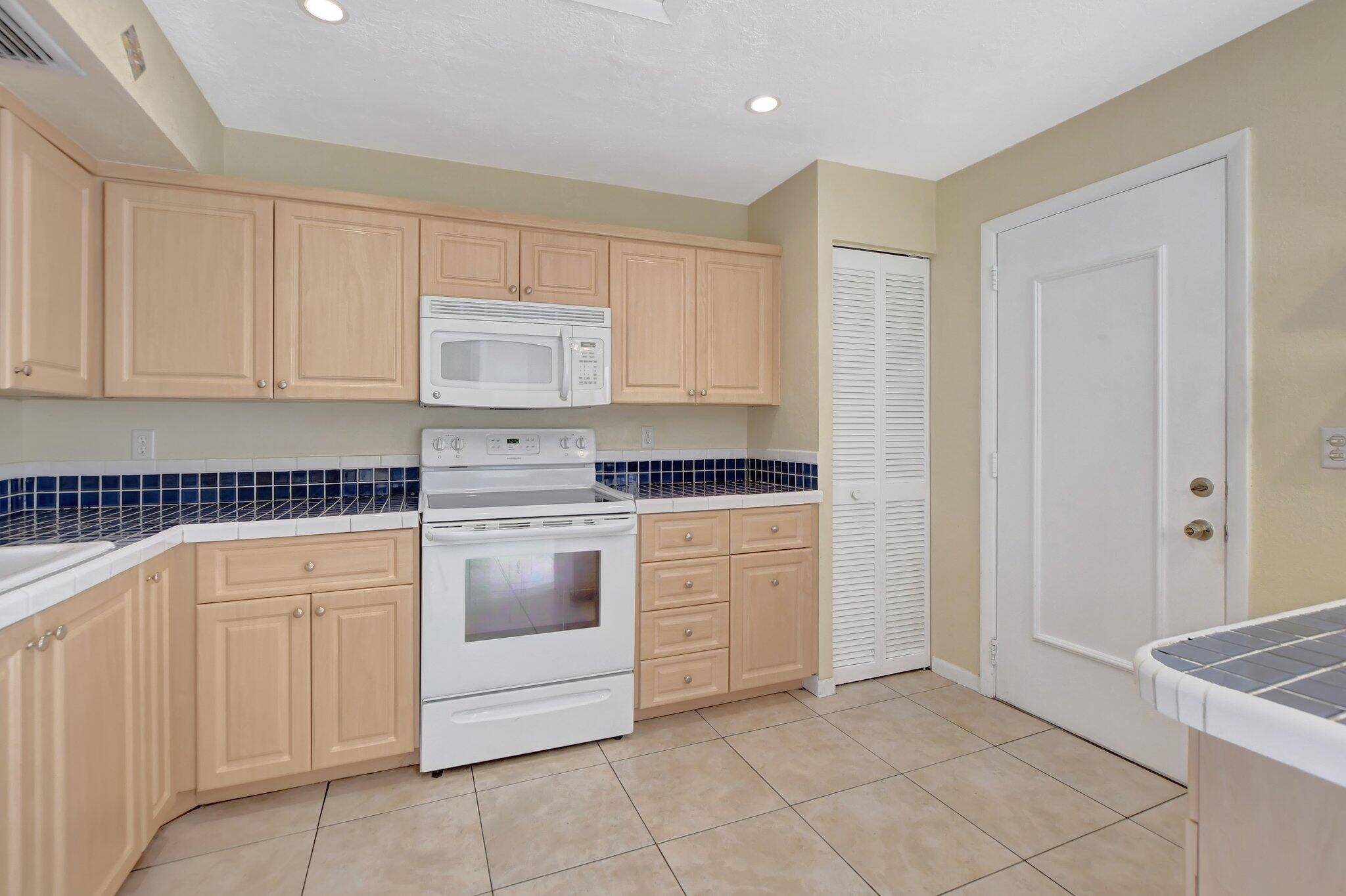 Boca Raton, FL 33433,6732 Canary Palm CIR