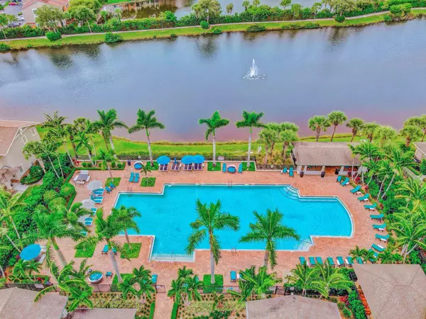 477 Pacific Grove DR 4, West Palm Beach, FL 33401