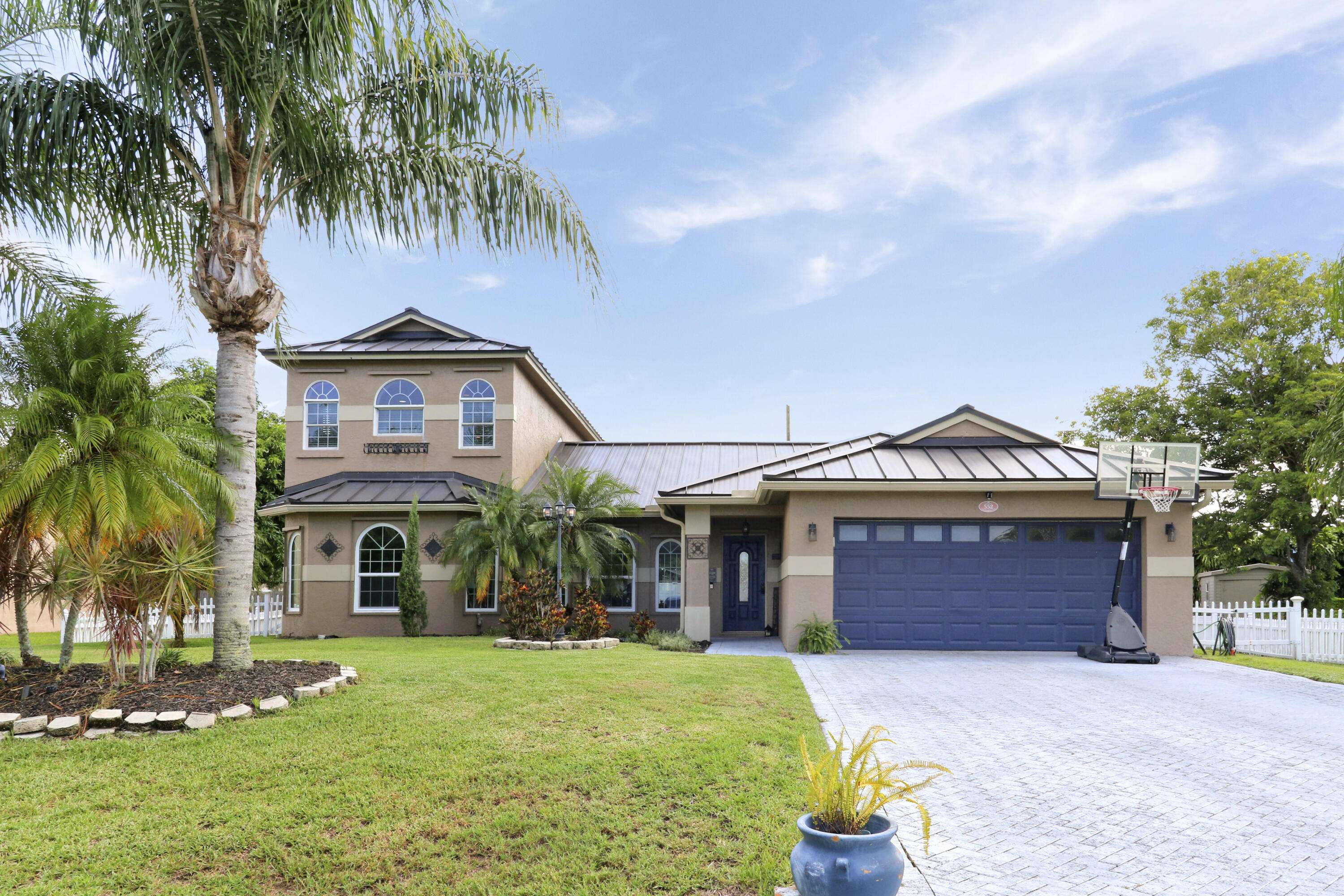 552 SW Dauphin AVE, Port Saint Lucie, FL 34953