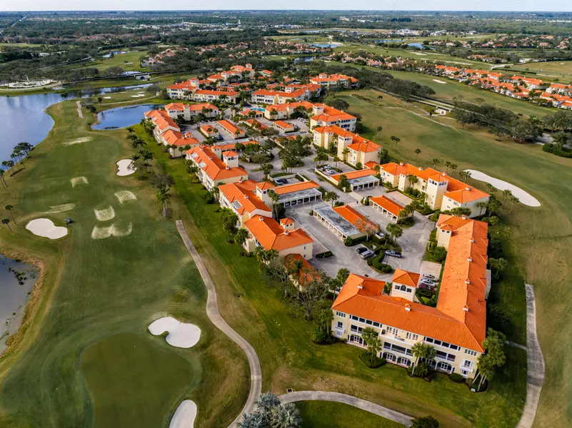 5040 Harmony Circle 205, Vero Beach, FL 32967