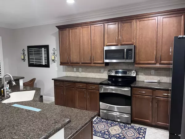 Palm Beach Gardens, FL 33418,4137 Darlington ST
