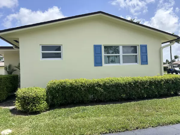 West Palm Beach, FL 33415,2844 E E Crosley A DR A