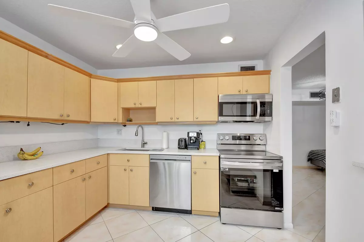 Delray Beach, FL 33484,459 Piedmont J