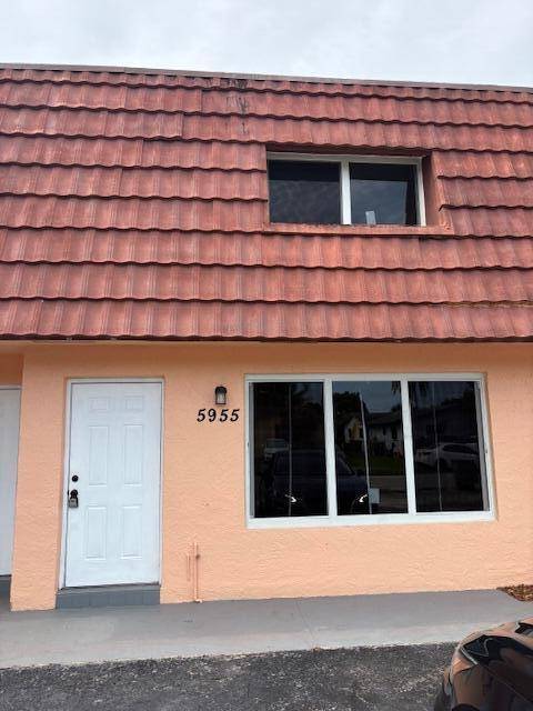 5955 NW 20th ST, Lauderhill, FL 33313