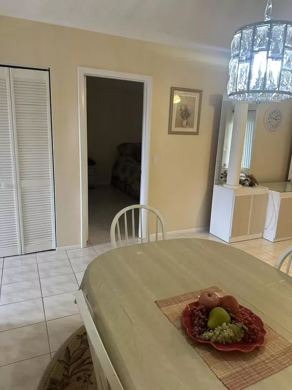 Royal Palm Beach, FL 33411,12021 W Greenway DR 206